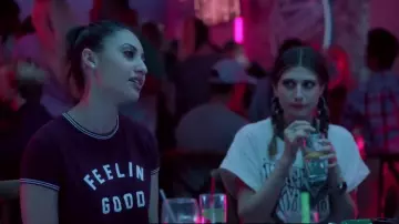 Le t-shirt Feeling Good by Forever 21 de Ana Torres (Francia Raisa) dans Grown-ish S01E10