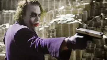 Le manteau violet du Joker (Heath Ledger) dans Batman : The Dark Knight