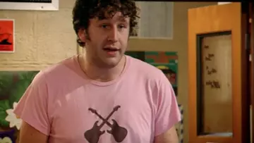 Pink Guitar Tee worn by Roy (Chris O'Dowd) in The IT Crowd S01E05