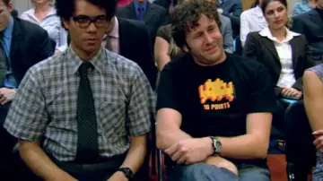 Space Invaders 10 Points T shirt worn by Roy (Chris O'Dowd) in The It Crowd S01E02