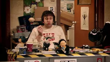 RTFM Tee worn by Roy (Chris O'Dowd) in The It Crowd S01E01