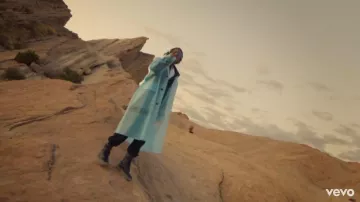 The jacket style trench coat blue glass water plastic Mat in the clip Rich The Kid Plug Walk