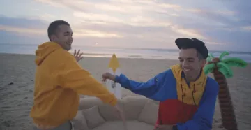 La chaqueta de Bigflo en el clip Para un amigo de Bigflo & Oli