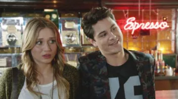 La veste camouflage de Shane Harvey (Michael J. Willett) dans Faking it S01E04