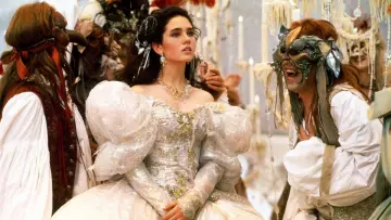 Sarah Williams (Jennifer Connelly) robe blanche comme on le voit dans le Labyrinthe par David Bowie