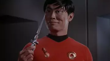 The knife Hikaru Sulu (George Takei) in Star Trek S02E04