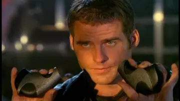 La réplique d'une grenade dans la série Farscape