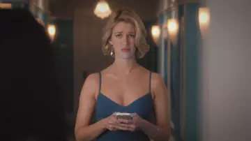 La robe bleue de Petra Solano (Yael Grobglas) dans Jane The Virgin S04E11