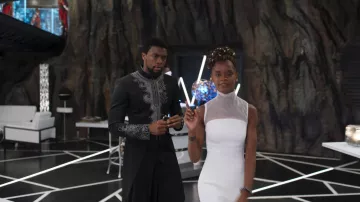 El vestido blanco de Shuri (Letitia Wright) en Black Panther