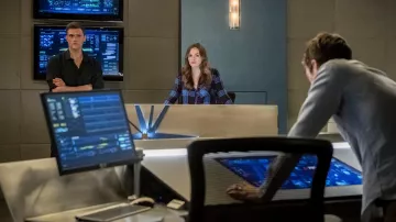 La chemise à carreaux Rails du Dr Caitlin Snow (Danielle Panabaker) dans The Flash S04E16
