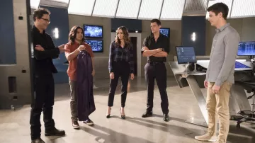 La chemise à carreaux Rails de  Dr Caitlin Snow (Danielle Panabaker) dans The Flash S04E16
