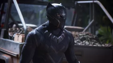 The cosplay of the penthère black / You Challa (Chadwick Boseman) in a Black Panther