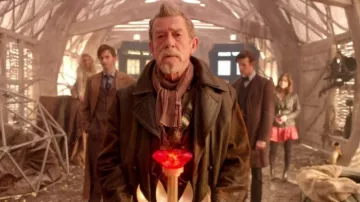 Chaqueta de cuero marrón usada por War Doctor (John Hurt) como se ve en la temporada 7 de Doctor Who