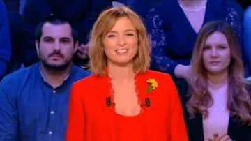 The jacket suit red lace Isabelle Ithurburu in Canal Rugby Club 11/03/2018