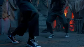 Converse All Star par de zapatos Chuck Taylor en el video musical All The Stars de Kendrick Lamar