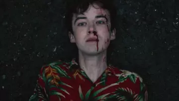 Red hawaiian shirt worn by James (Alex Lawther) as seen in The End Of The Fucking World S01E05