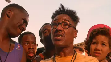 Les lunettes rondes de Buggin Out (Giancarlo Esposito) dans Do the right thing