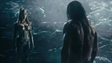 The complete costume of Mera (Amber Heard) in Justice League