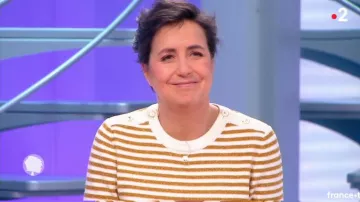 Le pull à rayures en lurex de Anne-Marie Revol dans C'est au programme du 20/03/2018