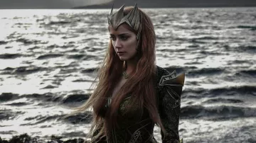 Réplica de la corona de Mera (Amber Heard) en la Liga de la Justicia