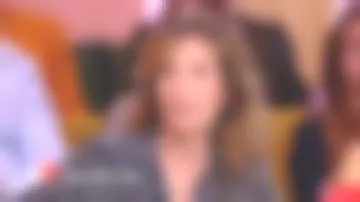 La chemise en soie imprimée coeurs de Caroline Weill dans Je t"aime etc du 20/03/2018