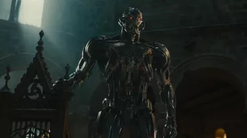La réplica del casco de Ultrón (James Spader) en Avengers: Age of Ultron