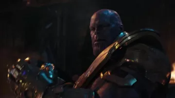 Plastic mask of Thanos (Josh Brolin) in Avengers : Infinity War