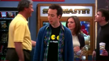 Le t-shirt "Pac Math" de Stuart (Kevin Sussman) dans The Big Bang Theory S03E17