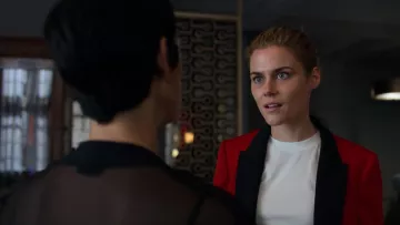 La veste bicolore Lanvin de Trish Walker (Rachael Taylor) dans Marvel's Jessica Jones S02E09