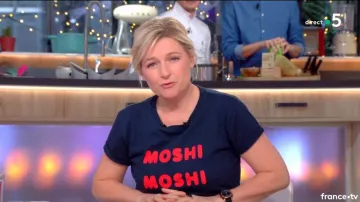 Camiseta Moshi Moshi de Anne-Elisabeth Lemoine en Cà vous del 21/03/2018