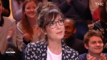 The jacket flowers daisies Nora Hamzawi in #Daily 21/03/2018