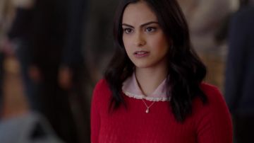 Le pull Miu Miu de Veronica Lodge (Camila Mendes) dans Riverdale S02E16