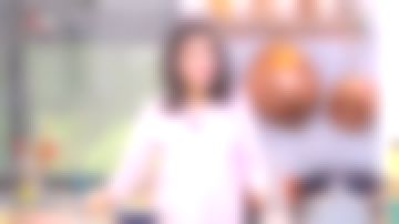 Le cardigan gilet rose de Farida dans La quotidienne du 23/03/2018