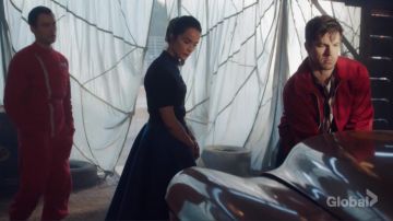 Skirt blue vintage Lucy Preston (Abigail Spencer) in Timeless S02E02