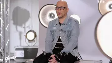 The t-shirt, long-sleeved Balmain worn by Pascal Obispo in The Voice following the 24.03.18