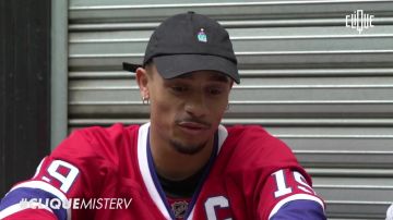 La casquette portée par Mister V dans son interview dans Clique de Mouloud Achour