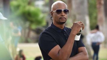 The sunglasses of Roger Murtaugh (Damon Wayans) in The lethal weapon S02E04