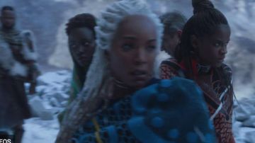 Shuri (Letitia Wright) Orange Basotho Cover en Black Panther