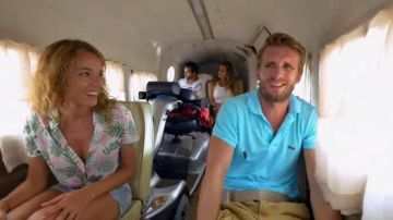 Le polo Lacoste bleu ciel de Franck (Philippe Lacheau) dans le film babysitting 2