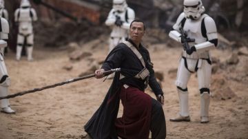 Chir­rut Imwe's (Don­nie Yen) cosplay costume as seen in Rogue One: A Star Wars Story