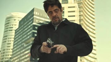 Black Jacket worn by Alejandro Gillick (Benicio Del Toro) as seen in Sicario 2: Day of the Soldado
