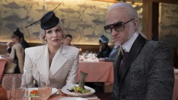 The sunglasses of Count Olaf (Neil Patrick Harris) in The Disastrous Adventures of the Orphans Baudelaire S02E03