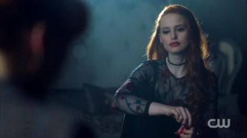 Le top transparent de Cheryl Blossom (Madelaine Petsch) dans Riverdale S01E07