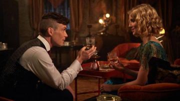 Grace Burgess' (Annabelle Wallis) turquoise dress as seen in Peaky Blinders 2x05