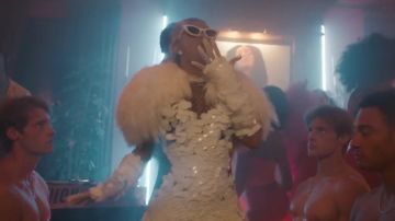 Las gafas de sol Saint Laurent de Cardi B en el clip Bartier Cardi