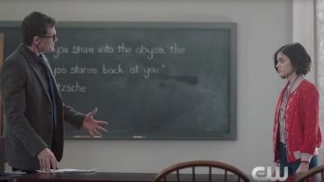 The shirt with flowers, Abercrombie & Fitch, Stella Abbott (Lucy Hale) Life Sentence S01E01