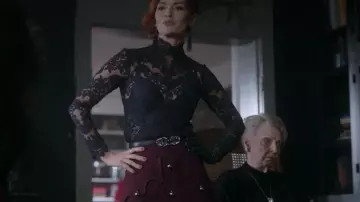 Black waist belt embellished by floral stone seen on Penelope Blossom (Nathalie Boltt) in Riverdale S02E17