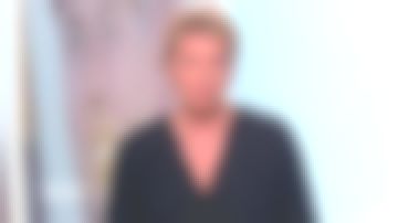 Le chemisier en soie marine et noir de Elise Lucet dans Envoyé Spécial du 29/03/2018