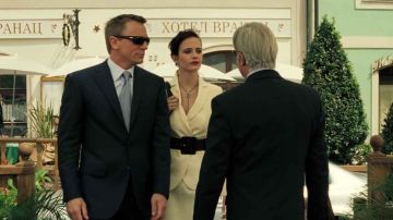 The pair of Persol 2720 James Bond (Daniel Craig) in Casino Royale