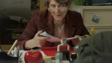 The dispenser Post-it apple shaped seen in the film Josephine rounds